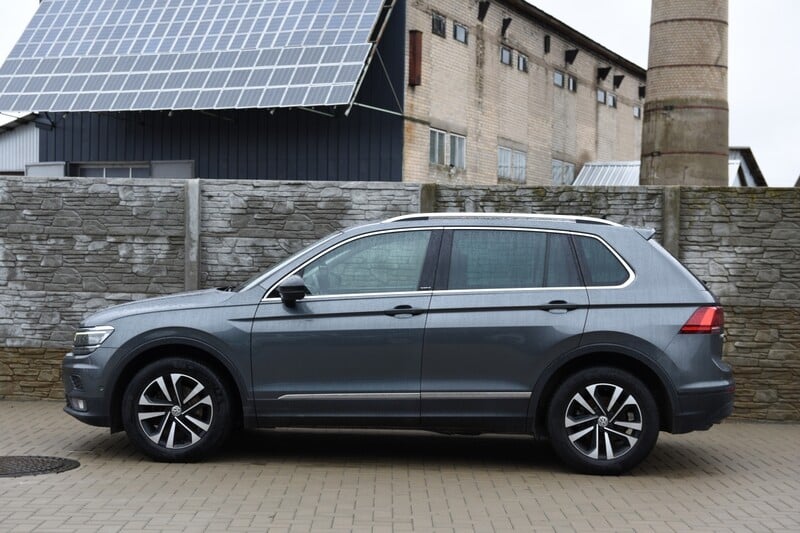 Photo 2 - Volkswagen Tiguan 2019 y Off-road / Crossover