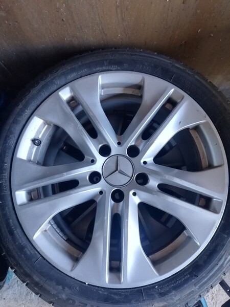 Photo 1 - Mercedes-Benz light alloy R17 rims