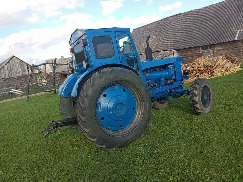 Photo 3 - T40 1984 y Tractor