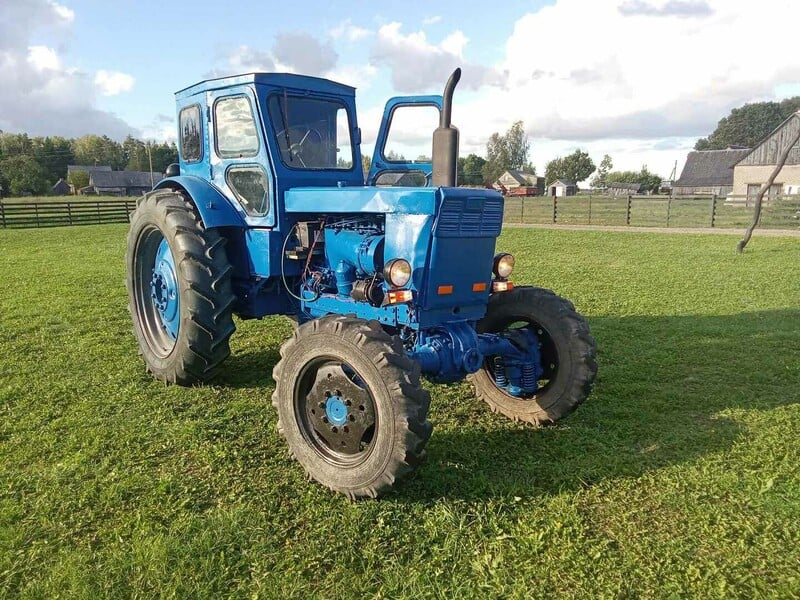 Photo 4 - T40 1984 y Tractor