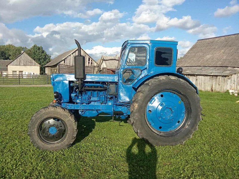 Photo 5 - T40 1984 y Tractor