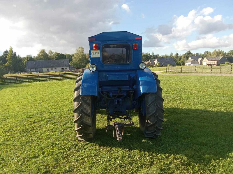 Photo 6 - T40 1984 y Tractor