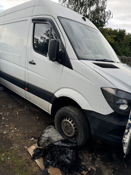 Mercedes-Benz Sprinter 2015 y parts