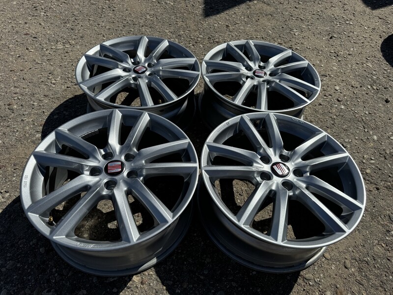 Seat Siunciam, 7J ET45 light alloy R18 rims