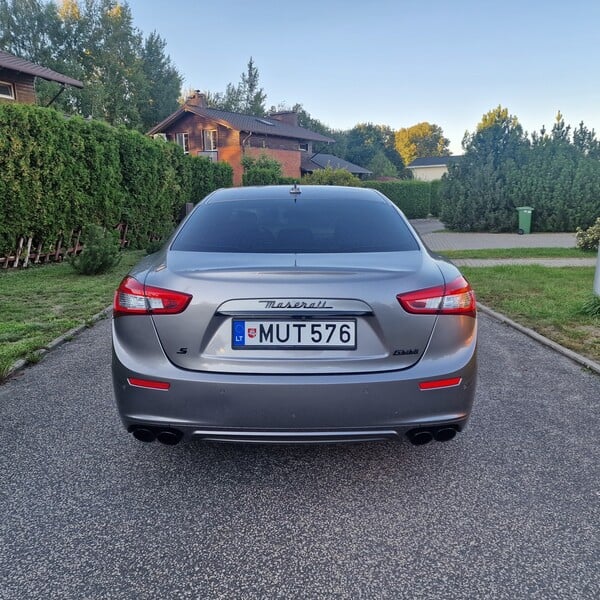 Photo 5 - Maserati Ghibli 2017 y Sedan