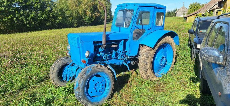 T40 1990 y Tractor