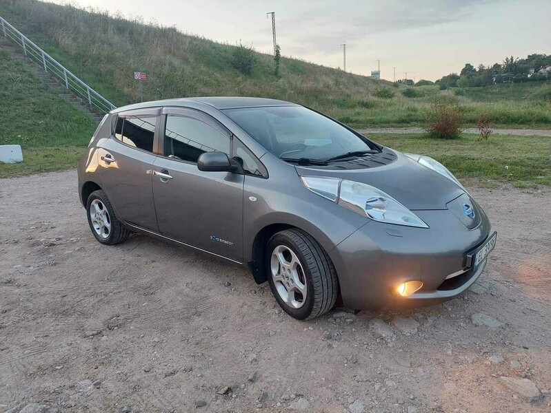 Фотография 2 - Nissan Leaf 2014 г Хэтчбек