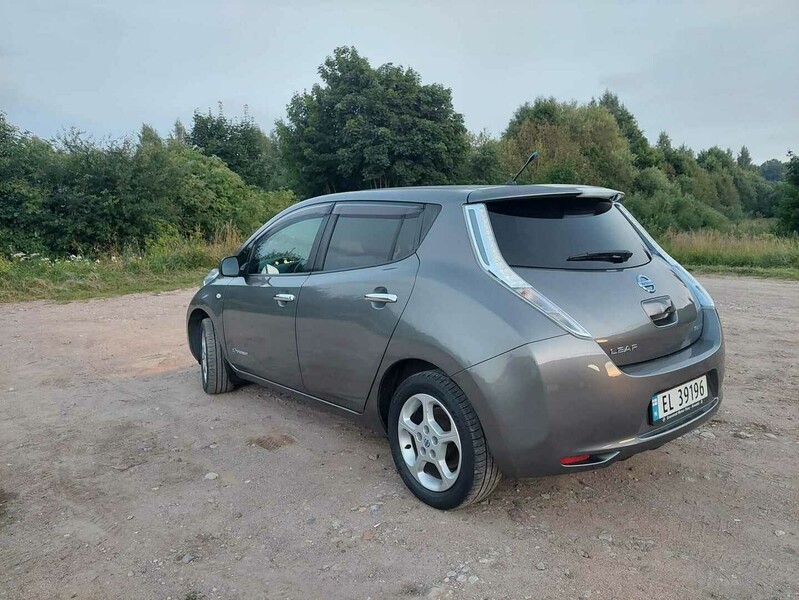 Фотография 5 - Nissan Leaf 2014 г Хэтчбек