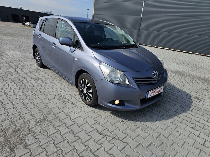 Photo 1 - Toyota Verso D-4D Premium 7os 2010 y