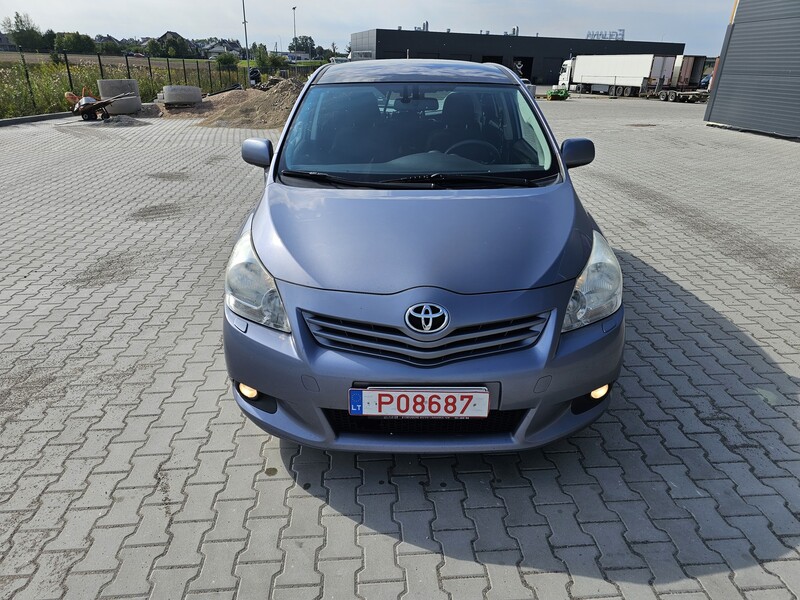 Photo 3 - Toyota Verso D-4D Premium 7os 2010 y