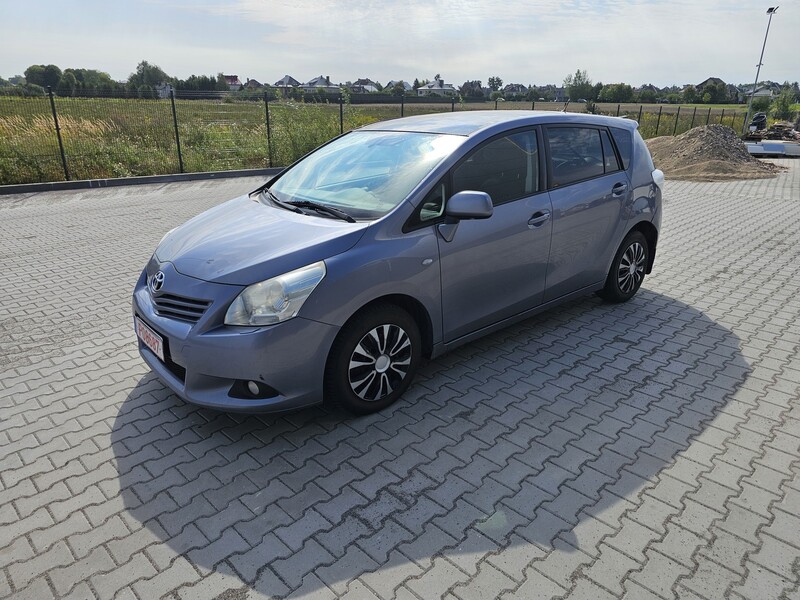 Фотография 5 - Toyota Verso D-4D Premium 7os 2010 г