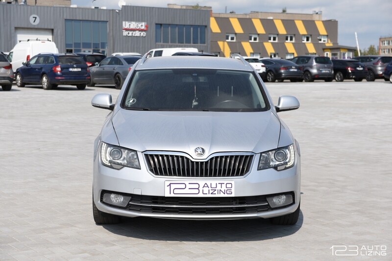 Skoda Superb 2013 m Universalas