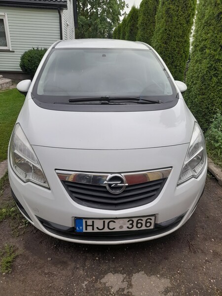 Opel Meriva 2010 y Hatchback