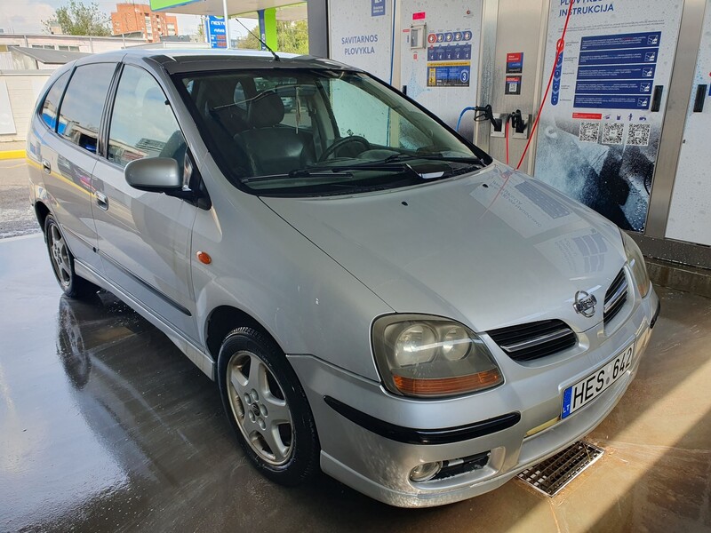 Photo 3 - Nissan Almera Tino 2002 y Van