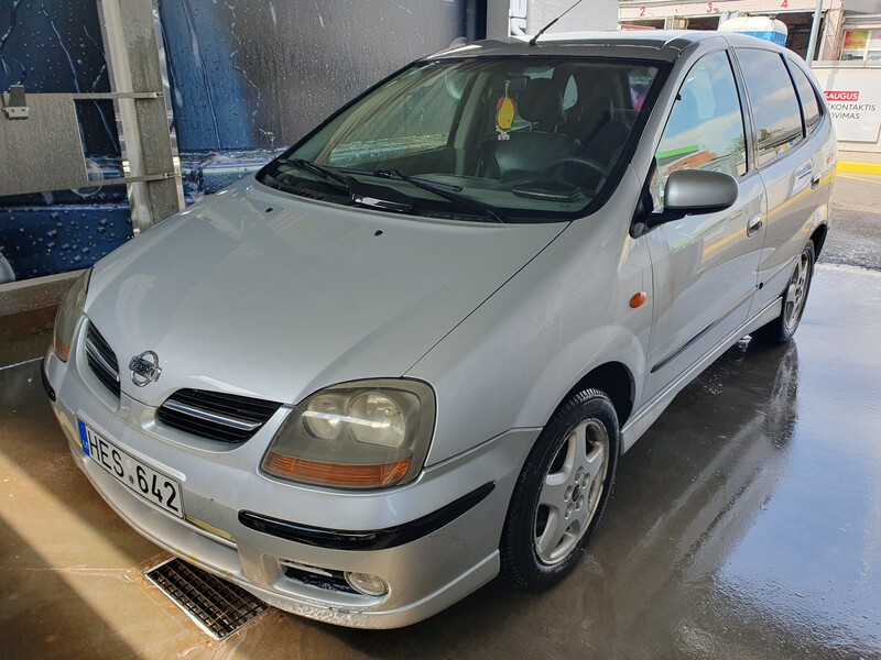 Photo 4 - Nissan Almera Tino 2002 y Van