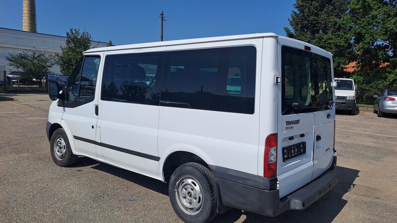 Photo 3 - Ford Transit 2011 y Minibus