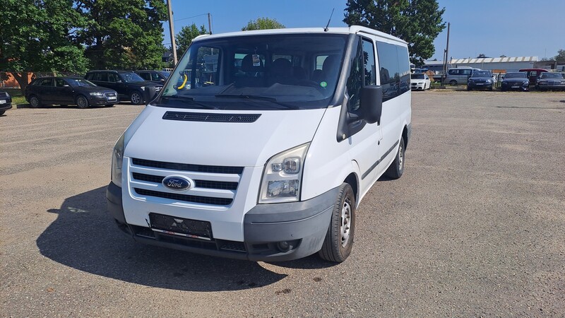 Photo 5 - Ford Transit 2011 y Minibus