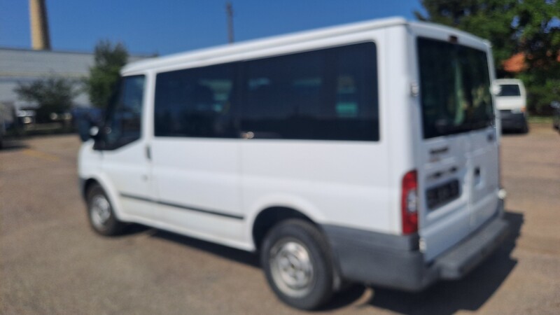 Photo 9 - Ford Transit 2011 y Minibus