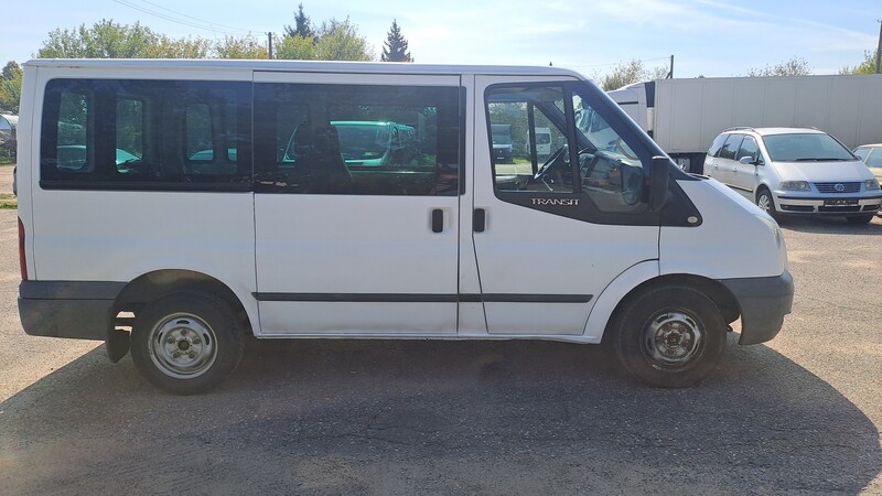 Photo 11 - Ford Transit 2011 y Minibus