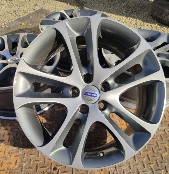 Light alloy R18 rims