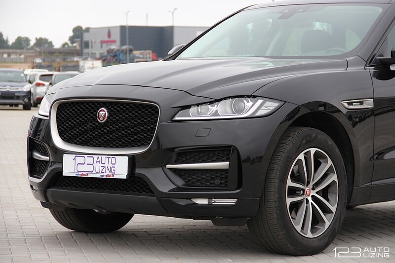 Photo 3 - Jaguar F-Pace 2018 y Off-road / Crossover