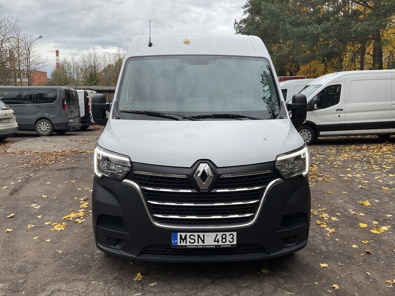 Photo 2 - Renault Master 2021 y rent