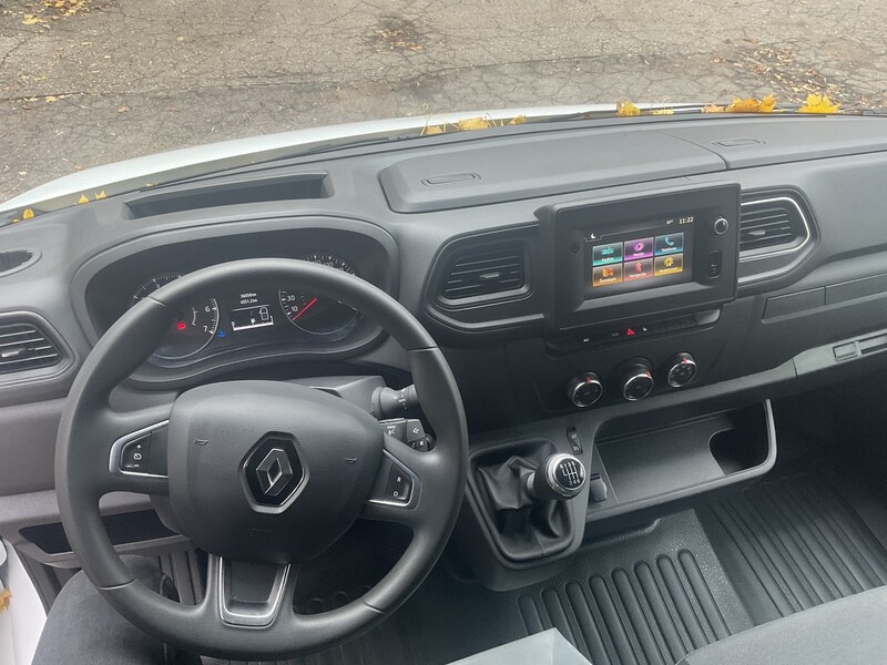 Photo 8 - Renault Master 2021 y rent