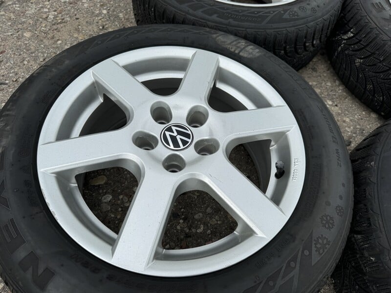 Photo 2 - Volkswagen Siunciam, 7J ET38 light alloy R16 rims