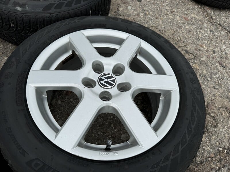 Photo 3 - Volkswagen Siunciam, 7J ET38 light alloy R16 rims