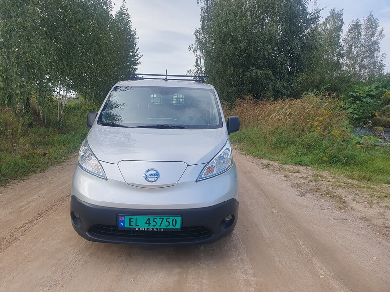 Nissan e-NV200 2014 y Heavy minibus