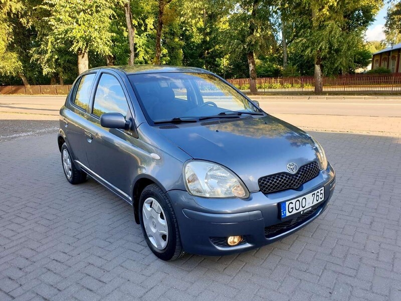 Toyota Yaris 2004 y rent