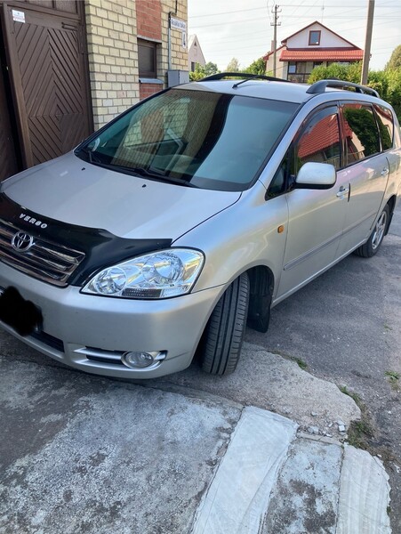 Toyota Avensis Verso 2005 m Vienatūris