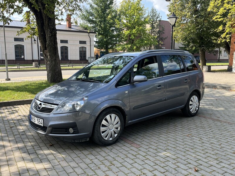 Opel Zafira B 2005 г