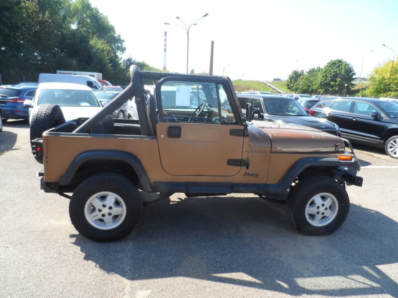 Photo 1 - Jeep Wrangler 1987 y Off-road / Crossover