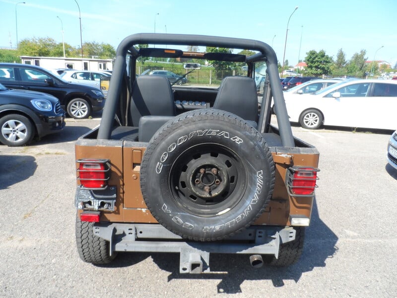 Photo 8 - Jeep Wrangler 1987 y Off-road / Crossover