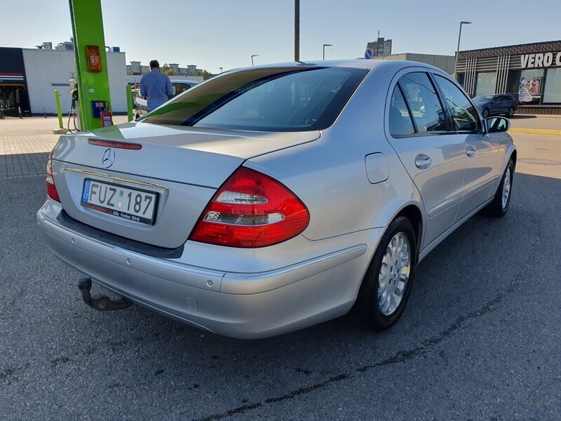 Фотография 6 - Mercedes-Benz E 220 2003 г Седан