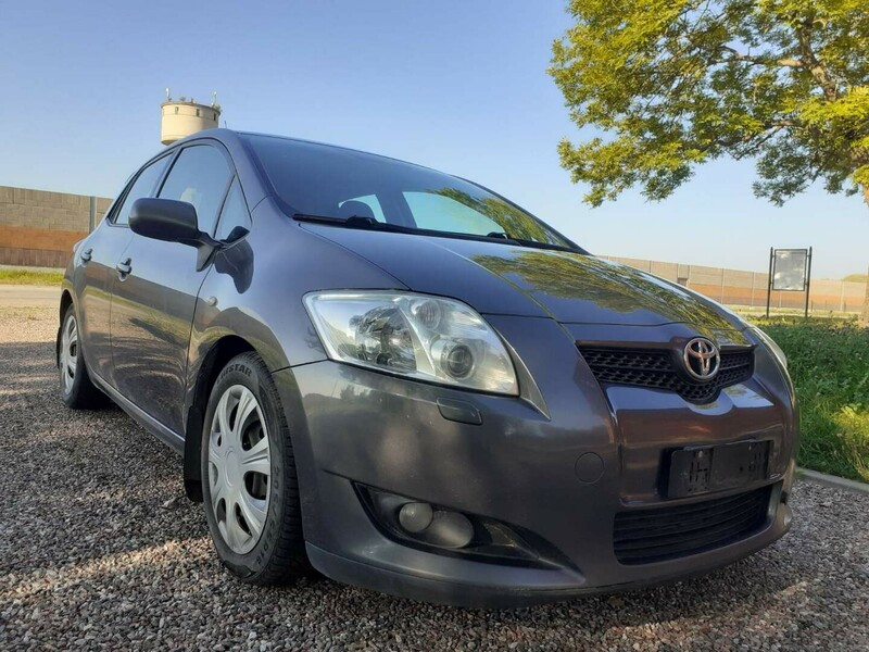 Toyota Auris IŠSIMOKĖTINAI 2009 m