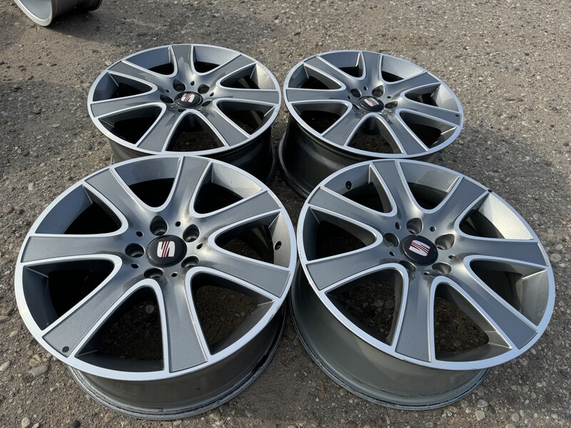 Seat Siunciam, 8J ET41 light alloy R18 rims