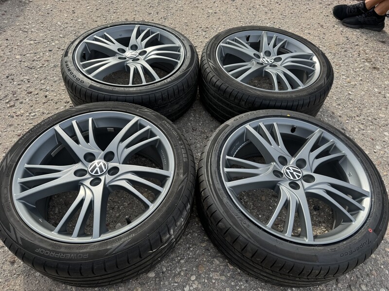 Volkswagen Siunciam, 8.5J ET45 light alloy R19 rims