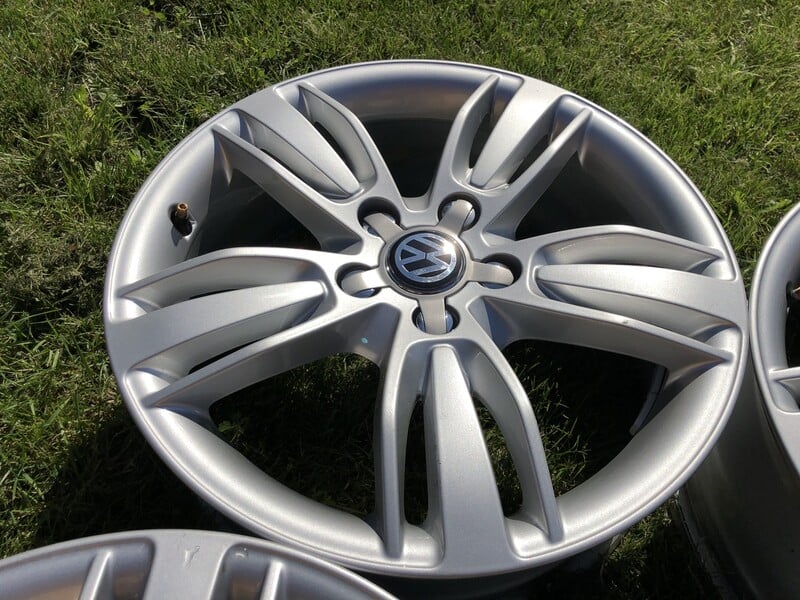 Photo 2 - Volkswagen Siunciam, 6,5J ET33 light alloy R17 rims