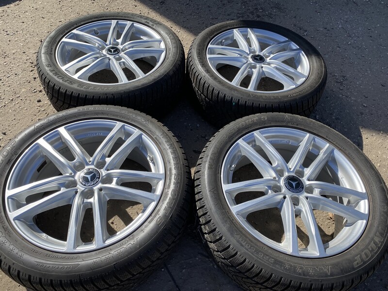 Mercedes-Benz Siunciam, 7J ET47 light alloy R17 rims