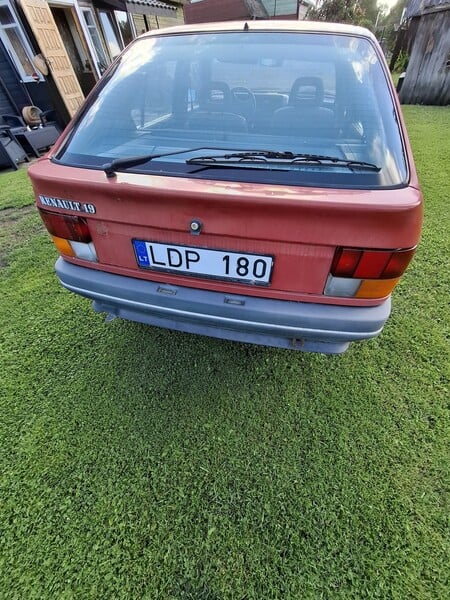 Photo 6 - Renault 19 1990 y Hatchback