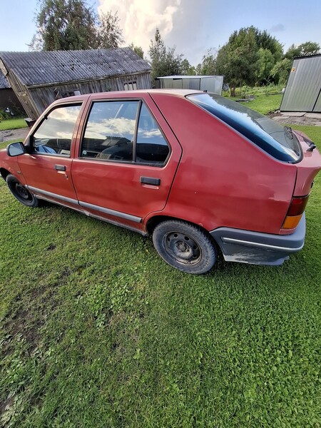 Photo 4 - Renault 19 1990 y Hatchback