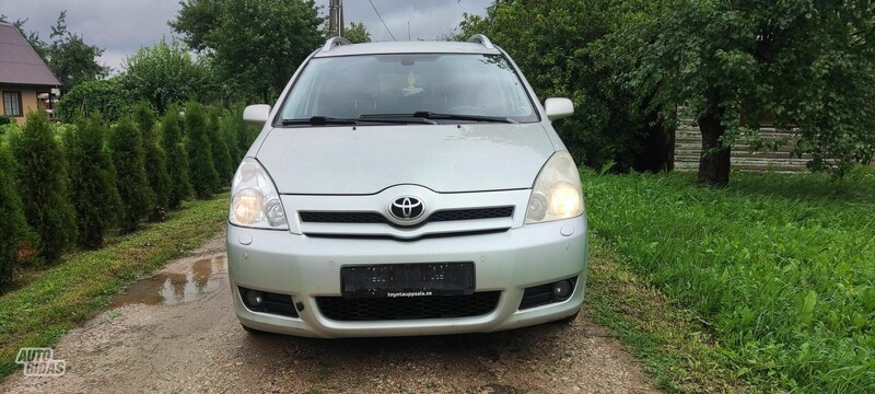 Photo 2 - Toyota Corolla Verso 2007 y Van