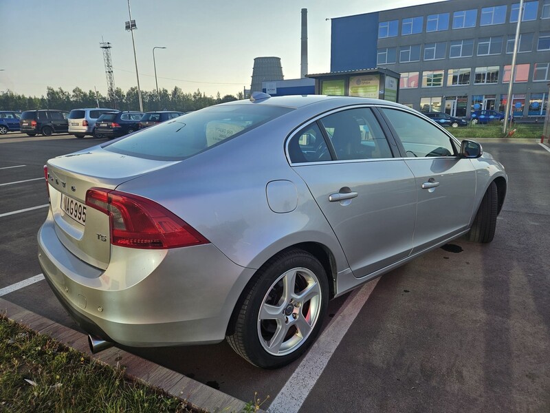 Фотография 5 - Volvo S60 2012 г Седан