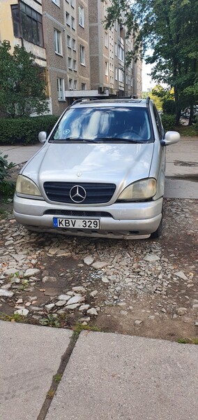 Mercedes-Benz ML 320 2000 г Внедорожник / Кроссовер