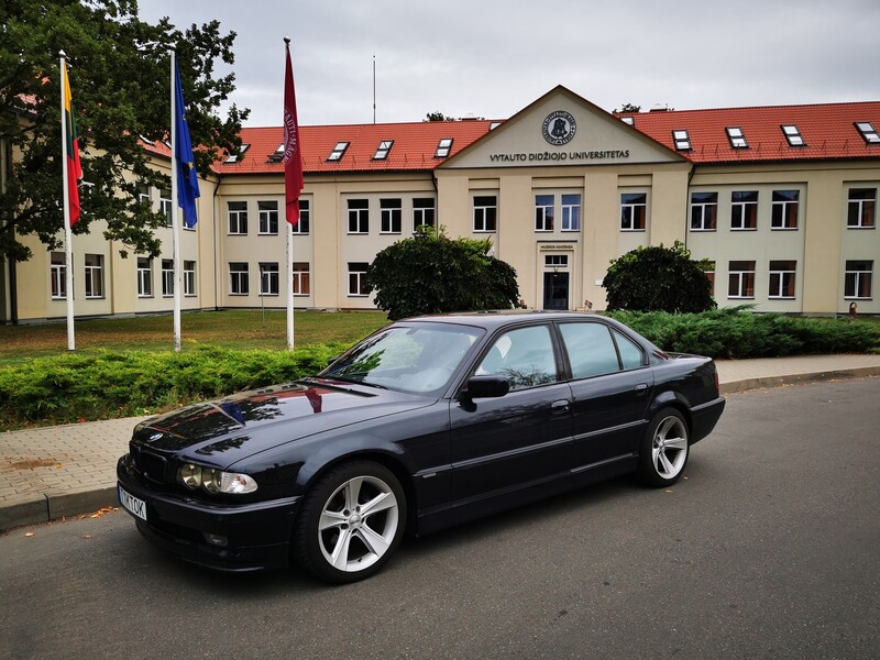 Photo 1 - Bmw 730 E38 BLACK SEMIORA 2001 y