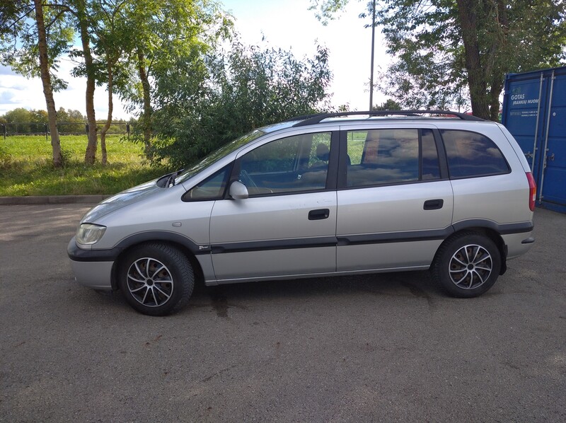 Фотография 2 - Opel Zafira 16V Comfort 2002 г