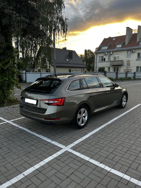 Photo 2 - Skoda Superb 2016 y Wagon