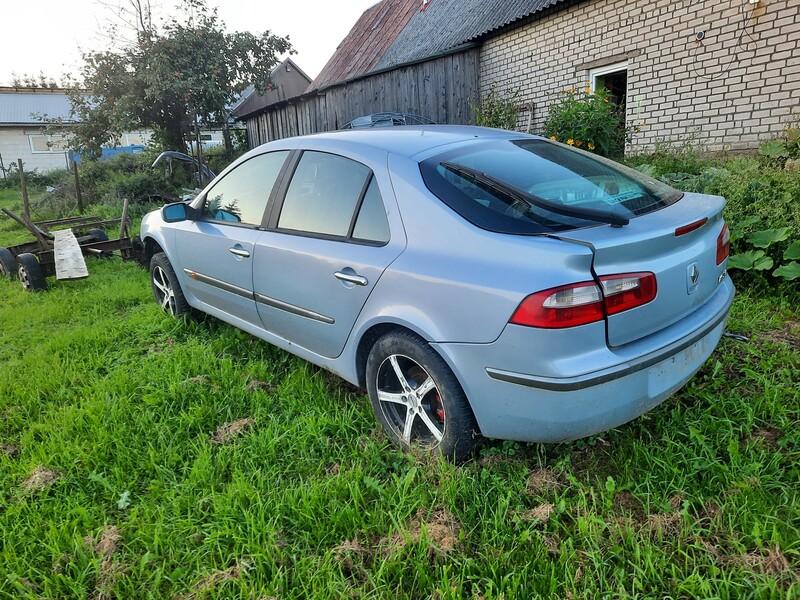 Renault Laguna 2002 г запчясти